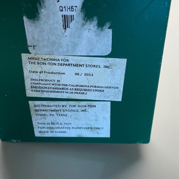 Golf Nutcracker with Christmas Sweater and Penguin Jingle Bell - Picture 2 of 7